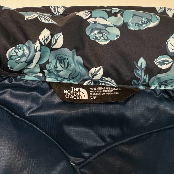 The North Face Womens Small Puffer Vest 550 Goose Down Blue Floral Zip Slim - Picture 7 of 9